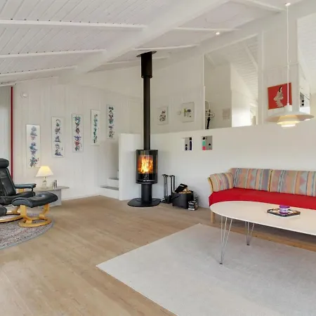 Avni - 200m From The Sea In Nw Jutland By Interhome Lokken